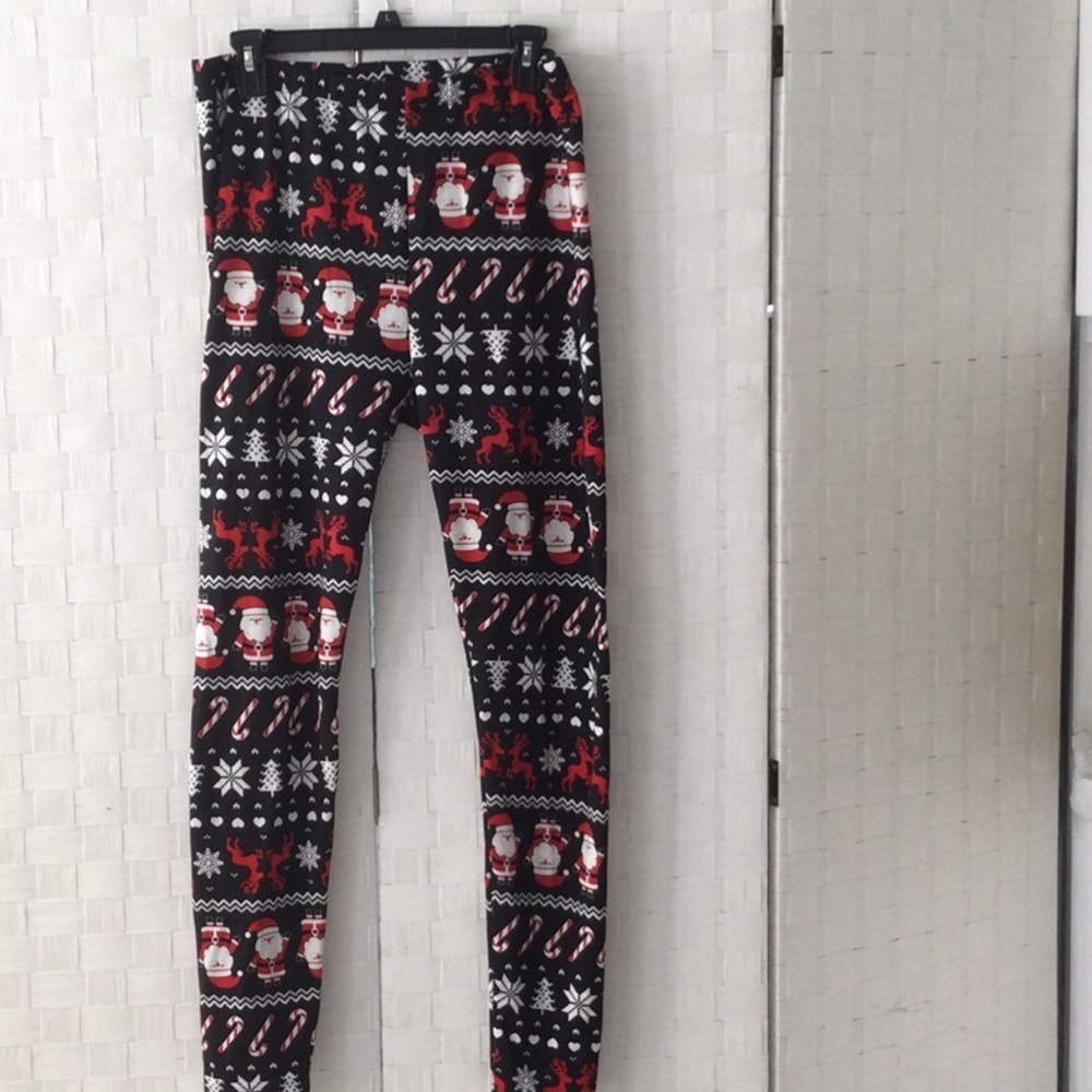 Festive Black and Red Woman’s Christmas Leggings. #577